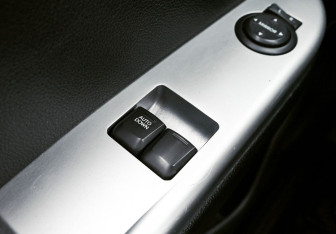 Подержанный автомобиль Kia Rio Hatchback 2013 года (12 фото)