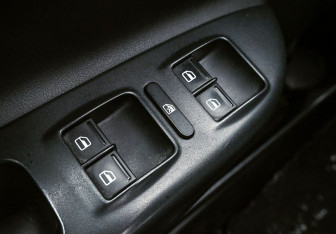 Подержанный автомобиль Skoda Octavia Liftback 2012 года (17 фото)