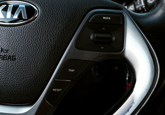 Подержанный автомобиль Kia Rio Sedan 2015 года (13 фото)