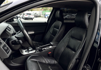 Подержанный автомобиль Volvo V50 2007 года (17 фото)