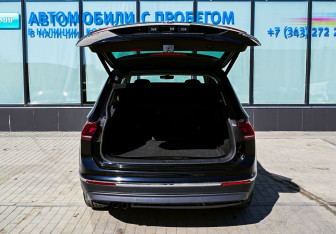 Подержанный автомобиль Volkswagen Tiguan 2017 года (24 фото)
