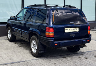 Подержанный автомобиль Jeep Grand Cherokee 1995 года (3 фото)