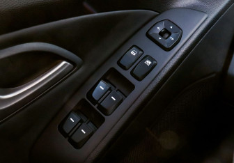 Подержанный автомобиль Hyundai ix35 2011 года (11 фото)