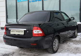 Подержанный автомобиль LADA (ВАЗ) Priora Sedan 2010 года (5 фото)