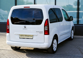 Подержанный автомобиль Peugeot Partner 2012 года (5 фото)