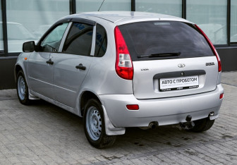 Подержанный автомобиль LADA (ВАЗ) Kalina Hatchback 2013 года (3 фото)