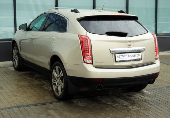 Подержанный автомобиль Cadillac SRX 2012 года (3 фото)