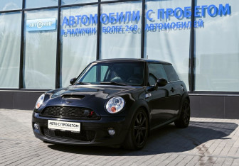 Подержанный автомобиль MINI Hatch 2006 года (1 фото)