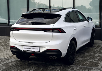 Подержанный автомобиль Forthing T5 EVO 2022 года (5 фото)