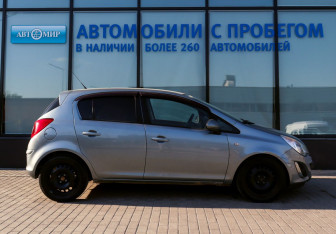 Подержанный автомобиль Opel Corsa 2011 года (6 фото)
