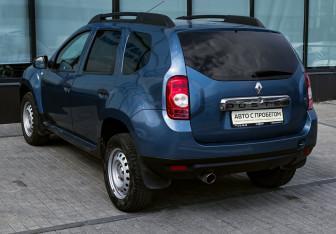 Подержанный автомобиль Renault Duster 2014 года (3 фото)
