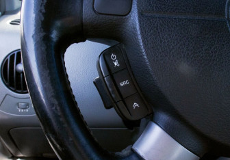 Подержанный автомобиль Chevrolet Aveo Hatchback 2005 года (13 фото)
