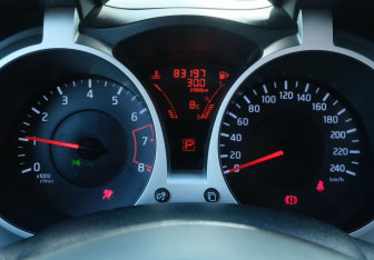 Подержанный автомобиль Nissan Juke 2012 года (15 фото)