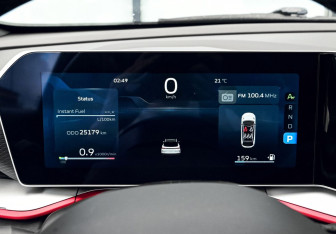 Подержанный автомобиль Geely Coolray 2023 года (10 фото)