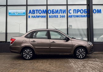 Подержанный автомобиль LADA (ВАЗ) Granta Liftback 2019 года (6 фото)