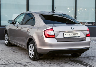 Подержанный автомобиль Skoda Rapid Liftback 2019 года (3 фото)