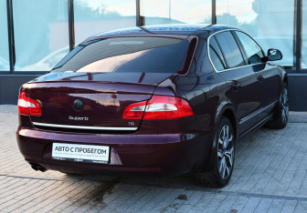 Подержанный автомобиль Skoda Superb Liftback 2012 года (5 фото)