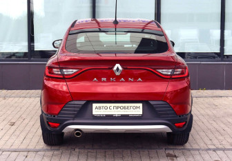 Подержанный автомобиль Renault Arkana 2021 года (4 фото)