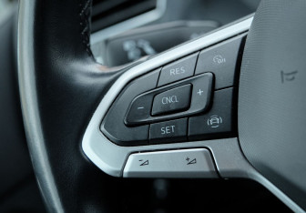 Подержанный автомобиль Volkswagen Tiguan 2021 года (14 фото)