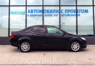 Подержанный автомобиль Ford Focus Sedan 2008 года (6 фото)