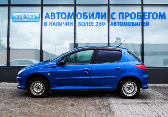 Подержанный автомобиль Peugeot 206 Hatchback 2007 года (2 фото)