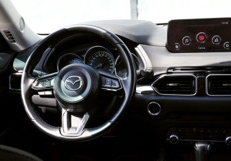Подержанный автомобиль Mazda CX-5 2021 года (19 фото)