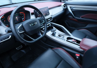 Подержанный автомобиль Geely Coolray 2023 года (9 фото)