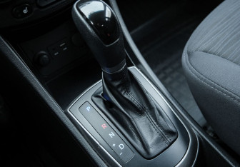 Подержанный автомобиль Hyundai Solaris Hatchback 2016 года (16 фото)