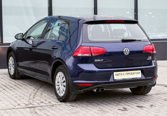 Подержанный автомобиль Volkswagen Golf Hatchback 2013 года (3 фото)