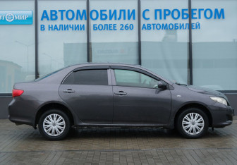 Подержанный автомобиль Toyota Corolla Sedan 2007 года (6 фото)