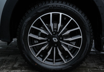 Подержанный автомобиль Renault Logan Sedan 2022 года (19 фото)