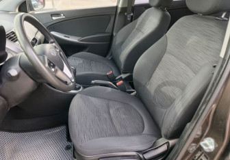 Подержанный автомобиль Hyundai Solaris Sedan 2015 года (9 фото)