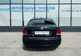 Подержанный автомобиль Volkswagen Polo Sedan 2013 года (4 фото)