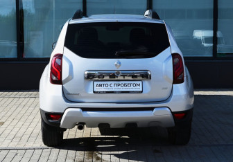 Подержанный автомобиль Renault Duster 2016 года (4 фото)