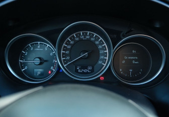 Подержанный автомобиль Mazda CX-5 2016 года (16 фото)