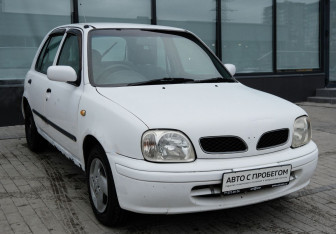 Подержанный автомобиль Nissan March Hatchback 2001 года (7 фото)