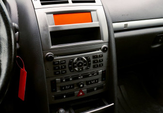 Подержанный автомобиль Peugeot 407 Sedan 2006 года (10 фото)