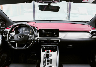 Подержанный автомобиль Geely Coolray 2021 года (12 фото)