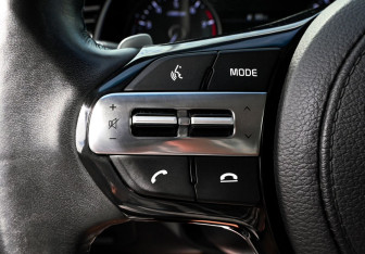 Подержанный автомобиль Kia K7 2020 года (13 фото)