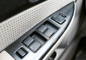 Подержанный автомобиль Mazda 6 Sedan 2006 года (12 фото)