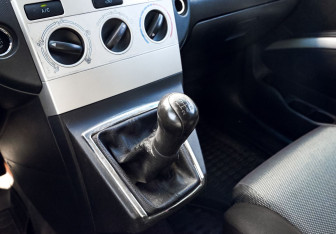 Подержанный автомобиль Toyota Corolla Verso 2008 года (7 фото)