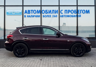 Подержанный автомобиль Infiniti QX50 2015 года (6 фото)