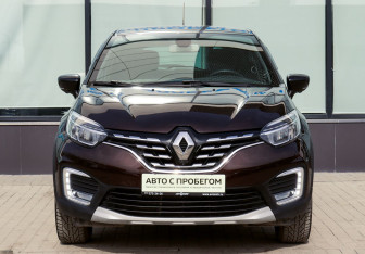 Подержанный автомобиль Renault Kaptur 2020 года (8 фото)