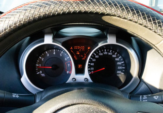 Подержанный автомобиль Nissan Juke 2012 года (9 фото)