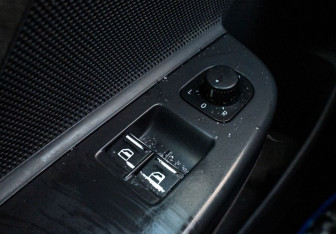 Подержанный автомобиль Volkswagen Golf Hatchback 2007 года (10 фото)