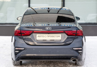Подержанный автомобиль Kia Cerato Sedan 2018 года (4 фото)