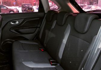 Подержанный автомобиль LADA (ВАЗ) XRAY 2018 года (18 фото)