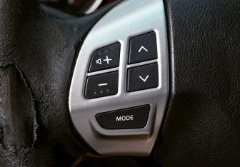 Подержанный автомобиль Mitsubishi Outlander 2011 года (10 фото)