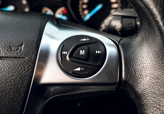 Подержанный автомобиль Ford Kuga 2015 года (14 фото)