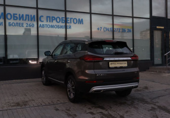 Подержанный автомобиль Geely Atlas Pro 2022 года (3 фото)